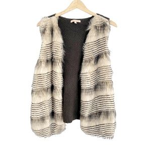 Gibson Latimer White, Gray & Black Faux Fur & Knit Vest, Size Medium